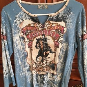 Detailed three quarter sleeve t-shirt